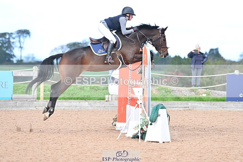 231014A-112000-04353 - Cls 18 Newcomers & 1.10m Open