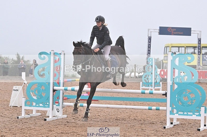 240813-192135-00897 - Classes 7 A&B 90cm