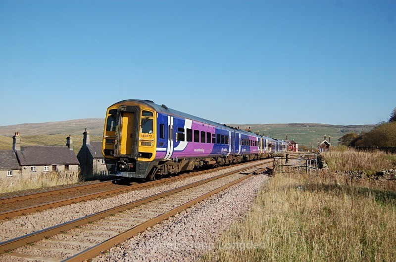 15.10.11 -158792 & 158872 10.49 Leeds - Carlisle, Garsdale - Garsdale