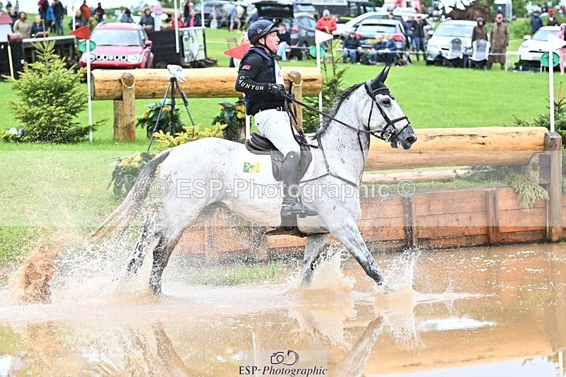 240526-124812-22201 - 433-EN_TARO_DES_VERNIER-Oliver_Townend