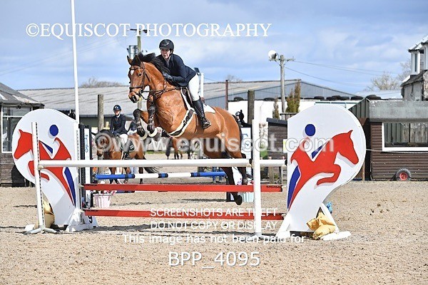 BPP_4095 - CLASS 6 FRI Senior Newcomers/ 1.10m Open