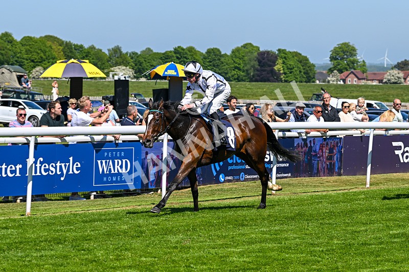 130525-Race 1-Artista-9366 - Race 1