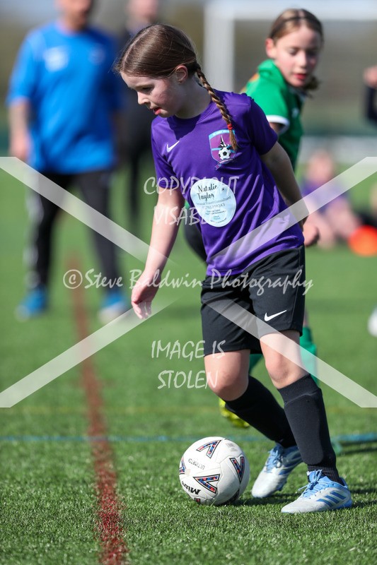 1DX20092 - 2026-03-21 FC Abbey Meads U9 Purple Girls V Stratton Juniors FC U9 Pheonix Girls