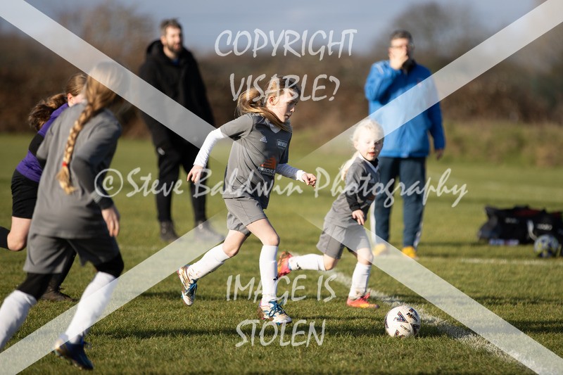 1DX30647 - 2026-01-17 FC Abbey Meads U9 Purple Girls V Develop FC U9 Girls