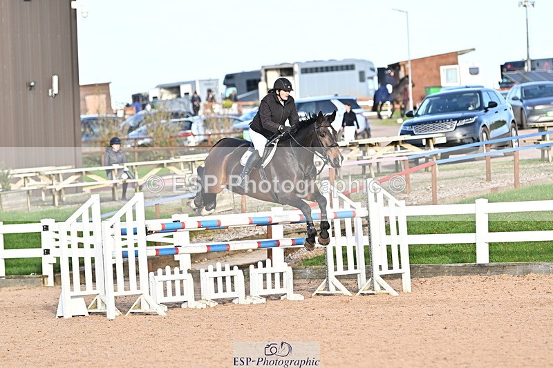 241113A-143101-00882 - Cls 05A&B Snr Fox & 1.20m Open