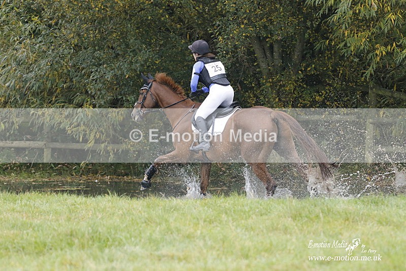 WWHT 171021 0565 - Novice Restricted (0.80m)  17/10/21