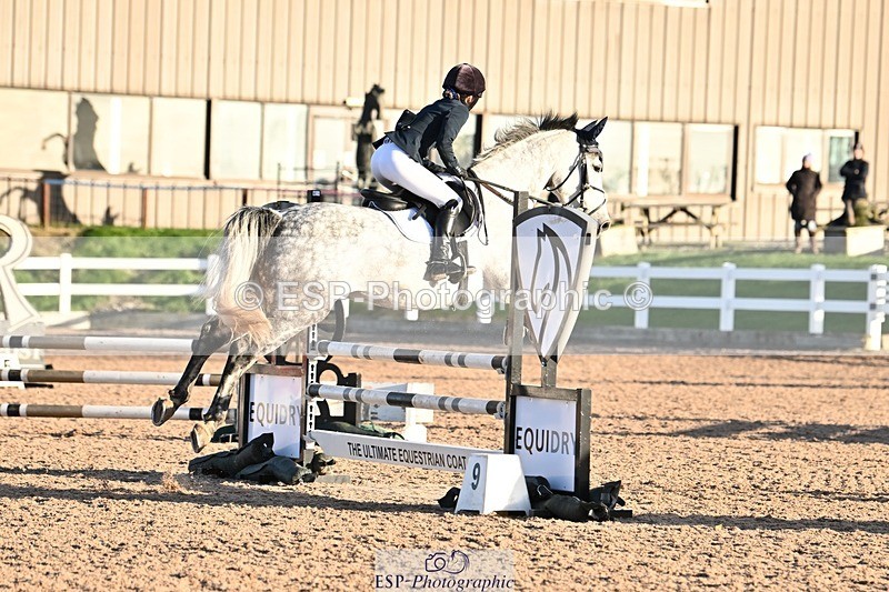 241208-094756-01537 - Cls 18 Bliss of London Novice Champ Q