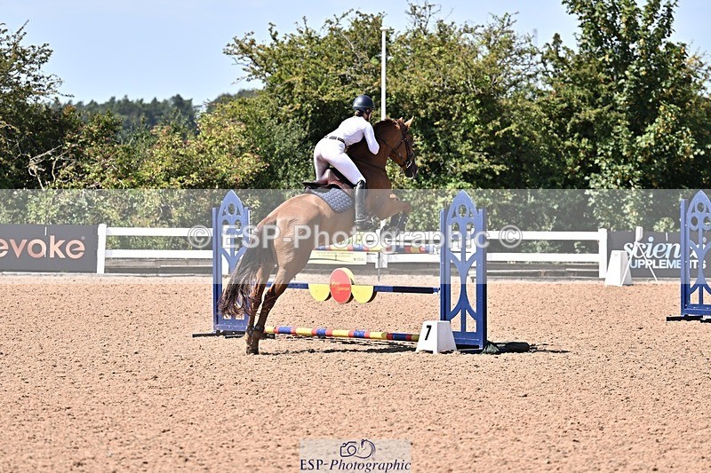 260812-125745-00546 - Cls 6 Foxhunter and 1.20m