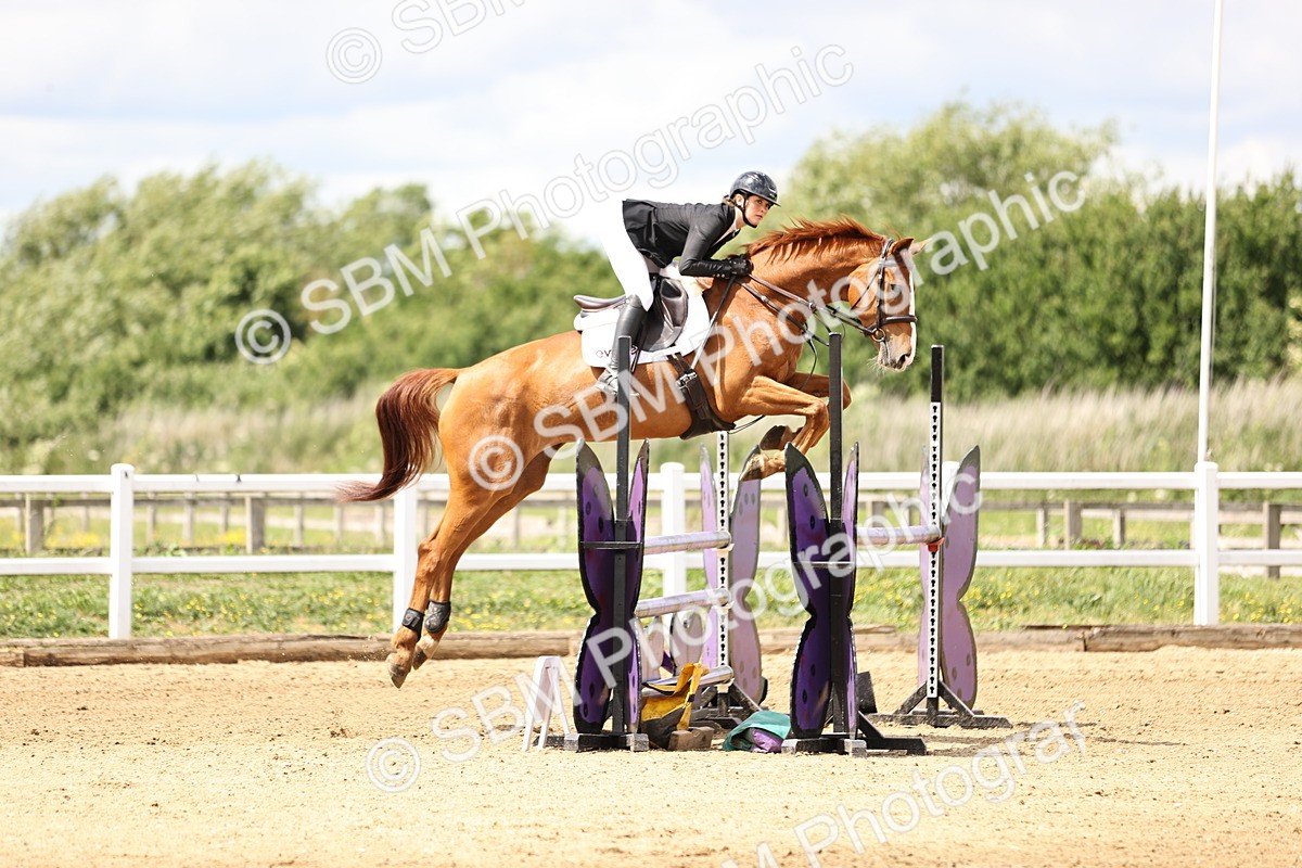 SBM_003059 - Class 11 - Senior Newcomers - 1.10m