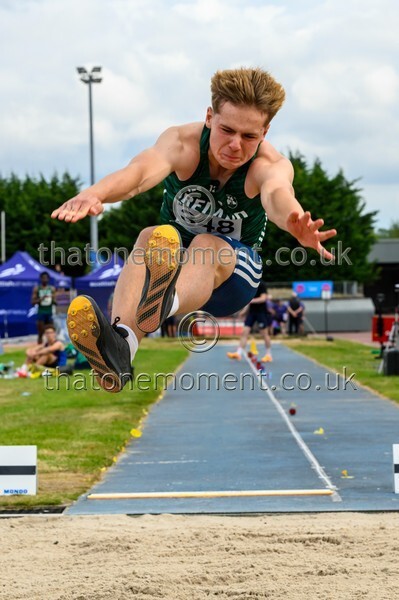 Sen25SUN-917328 - Field Male