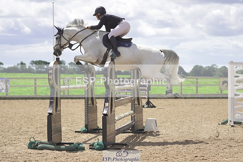 230806A-131130-02157 - Cls 14 Snr Foxhunter & 1.20m Open