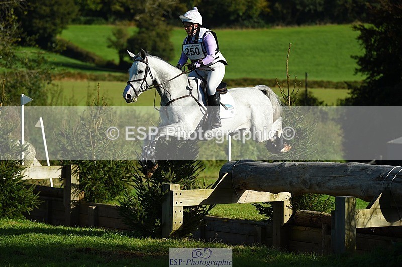 231022-112354-25829 - 250-COOLEY.COUTURE-Gemma.Stevens-XC