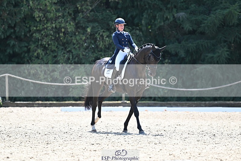 250810A-140204-07214 - 070-Abbie.NewburySeagry.Firstamour