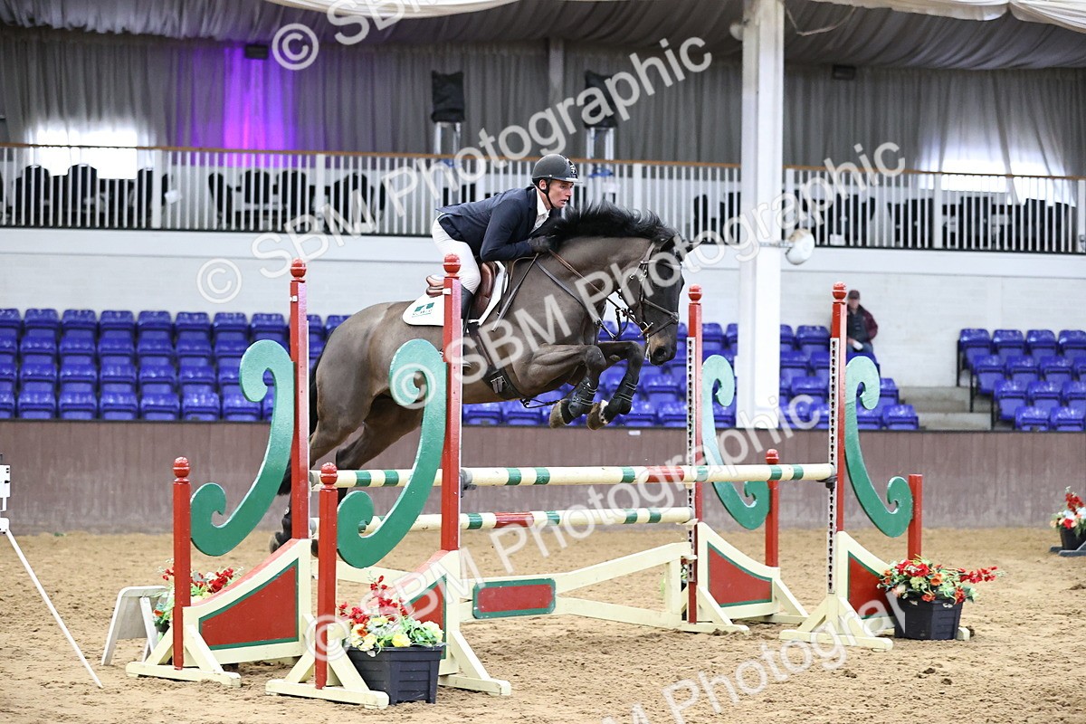 SBM_001807 - Class 4 - Senior Newcomers - 1.10m Open