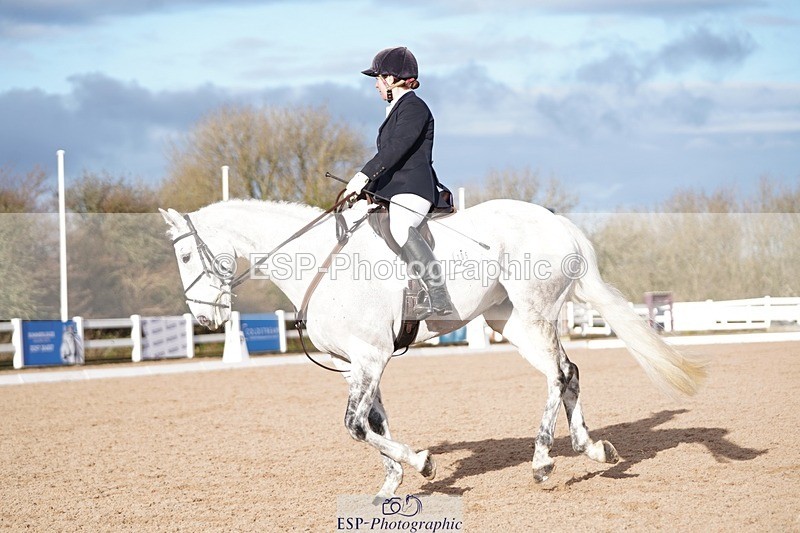 241214-130352-00561 - 105-Janine.Paterson-Machas.Grey