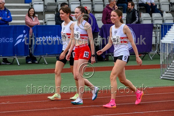 Nat26SUN-914325 - Track Female