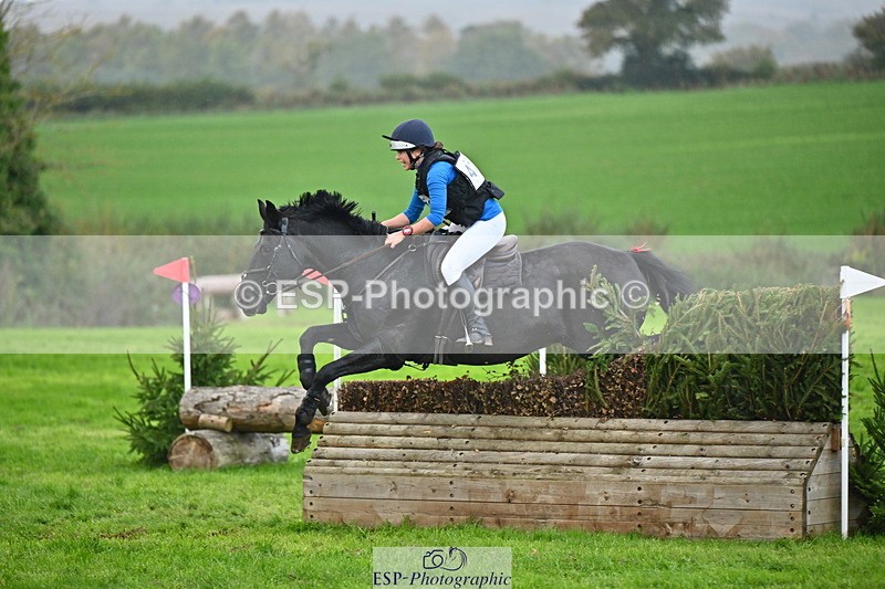 251025A-133203-20345 - F-470-Hannah.Cliffe