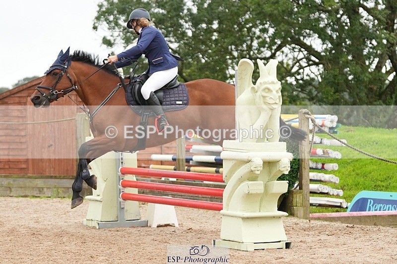 250920-161440-01581 - Cls 22 Pony Intro 90cm Derby