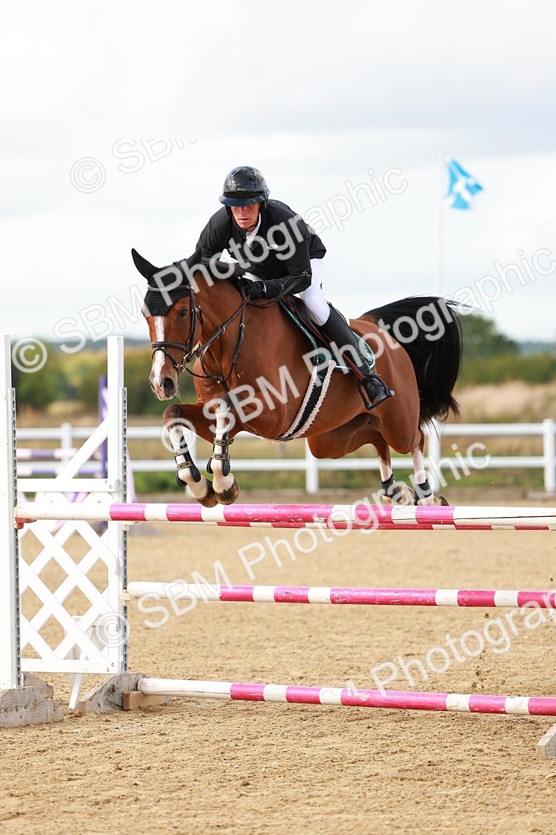 SBM_001243 - Class 4 - Senior Newcomers - 1.10m