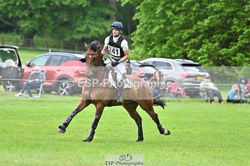 240525-161908-17548 - 241-CLASS_ROMANCE-Jack_Pinkney