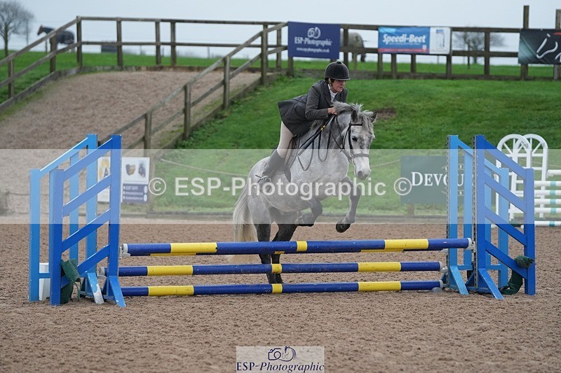 251116-094115-01395 - Cls 18 Clear Round 50cm