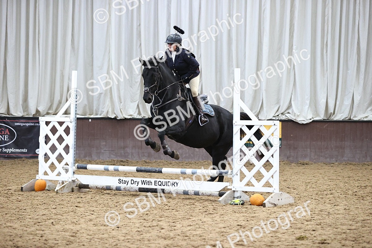 SBM_001466 - Class 3 - Horse & Hound 60cm