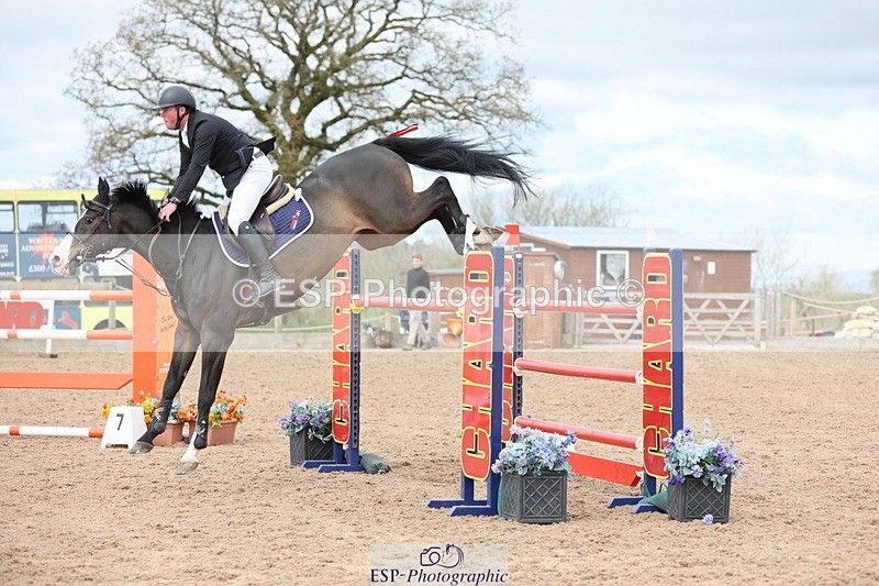 240419A-122927-07259 - Cls 6, 2 Star Medium Tour 1.35m