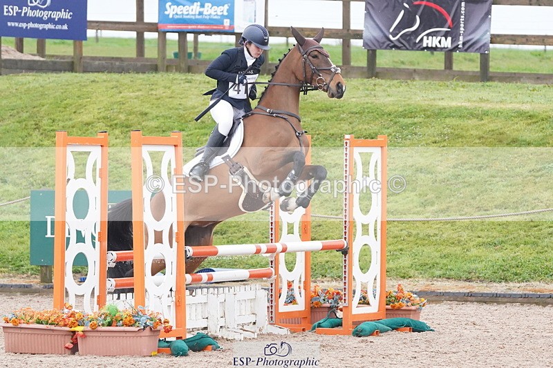 250419-094142-07805 - 414-Sophie.Taylor-PARKFIELD.FOLIES.BERGERE