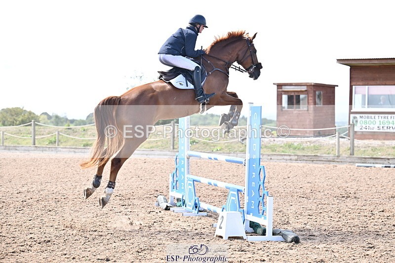 250827B-132938-00571 - Cls 4 Snr Newcomers 1.10m