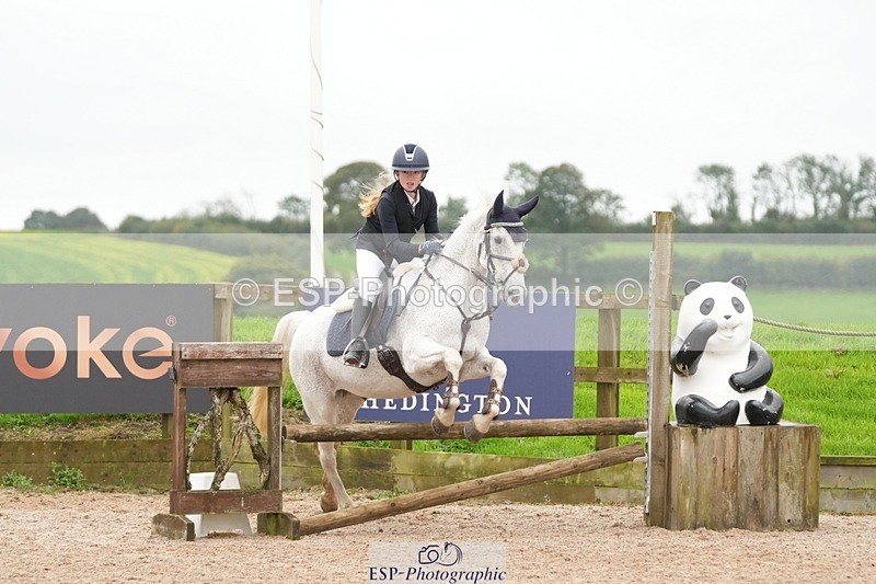 250920-154115-01486 - Cls 21 Pony Intro 80cm Derby