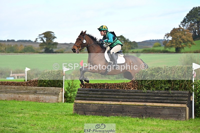 251025A-092803-16232 - D-312-Laura.Sharpe