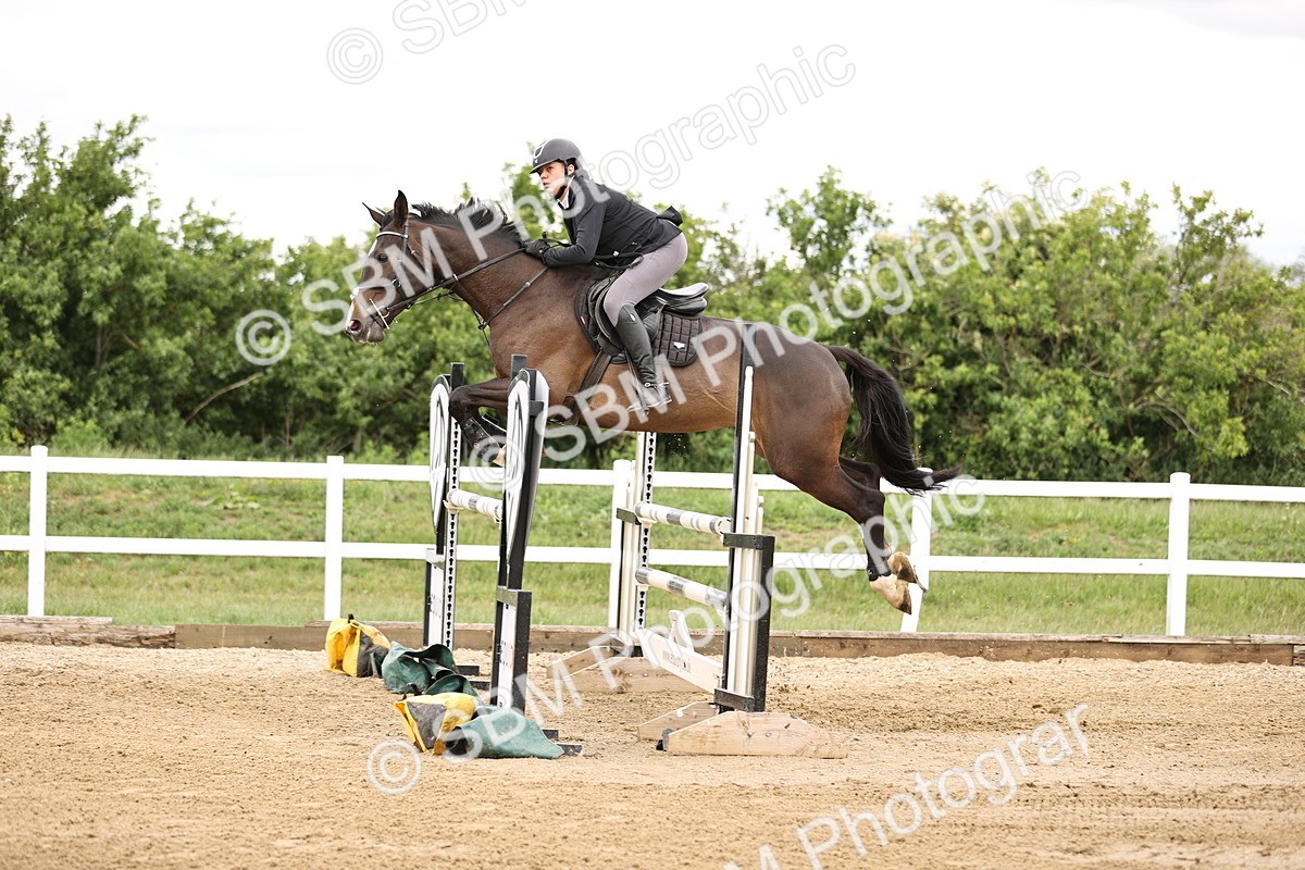 SBM_002989 - Class 11 - Senior Newcomers - 1.10m