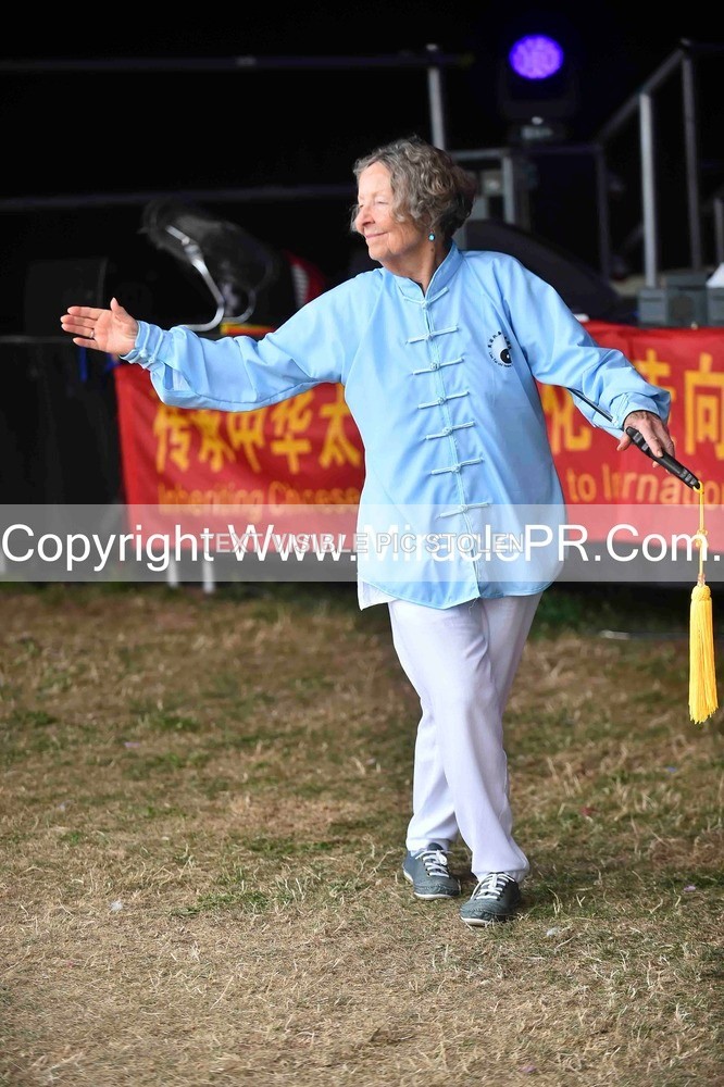 SH4_1498 - Tai Chi with Lisa Kay.