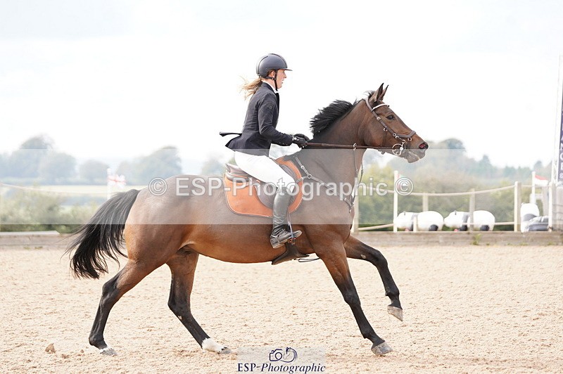 241004A-152614-00980 - Fri 04 Snr Fox & 1.20m Open