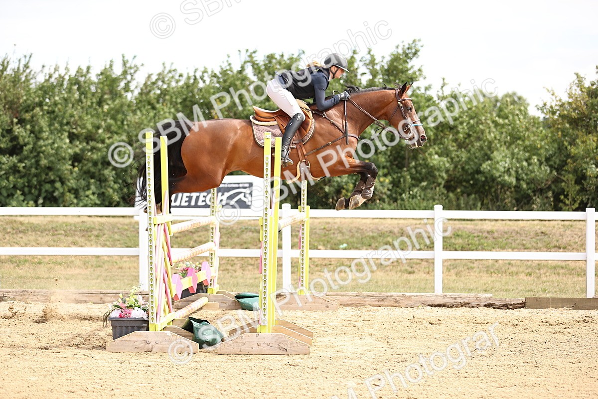 SBM_009712 - Class 8 - Senior Newcomers - 1.10  Open