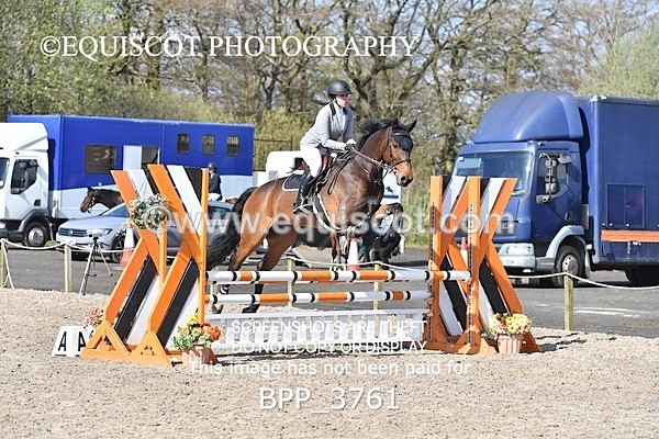 BPP_3761 - CLASS 3 FRI Senior British Novice/ 90cm Open