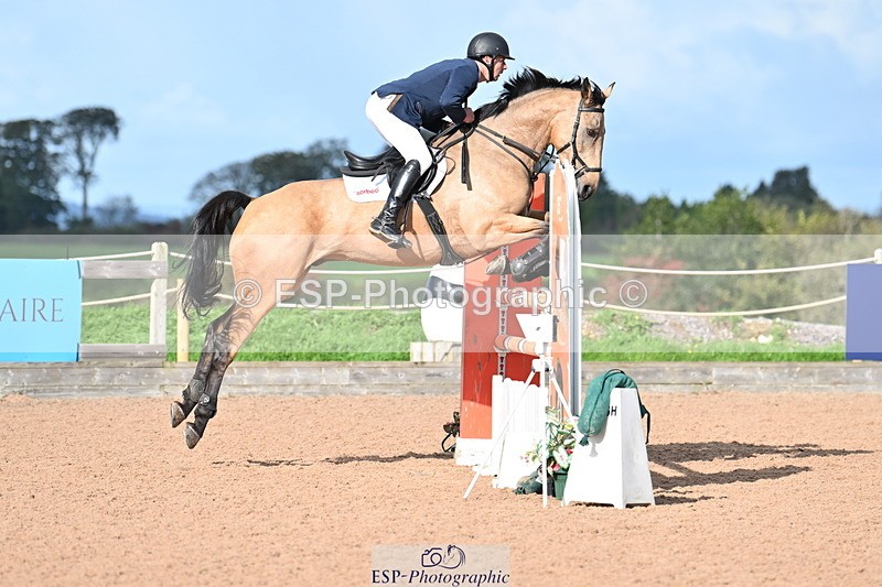 231014A-105453-04255 - Cls 18 Newcomers & 1.10m Open