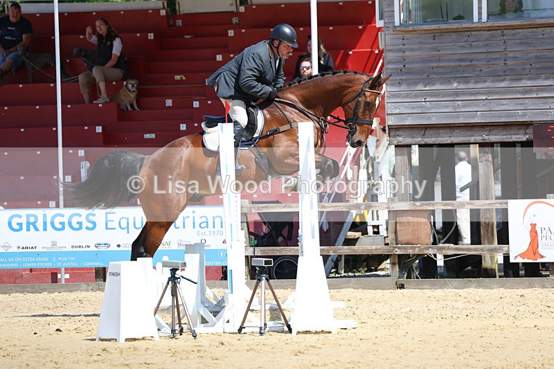 3E7A9483 - Class 8: Senior 80cm