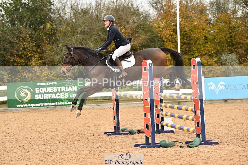 231122A-124826-00350 - Cls 4 Newcomers & 1.10m Open