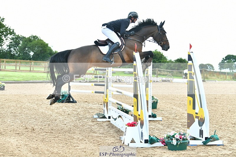 230723A-095503-10700 - Cls 4, 2 Star Small 1.30m