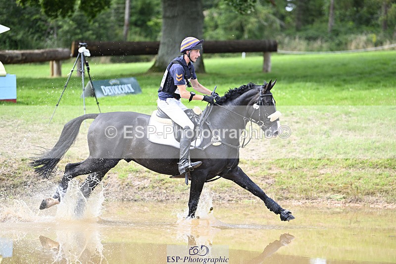 240804-155329-18439 - 616-Max_Forster-HEVANS_ROYAL_REVOLUTION