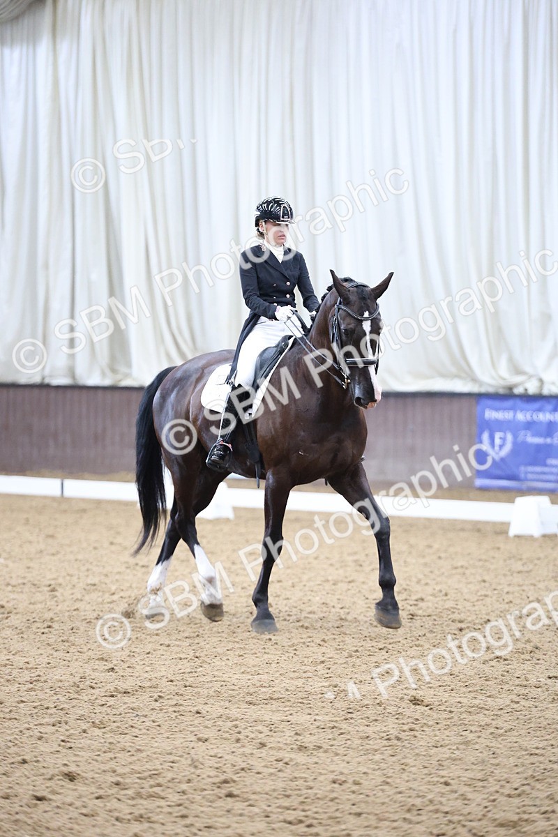 SBM_004669 - Class 9 - FEI Inter 1 Gold - 16.59-17.47
