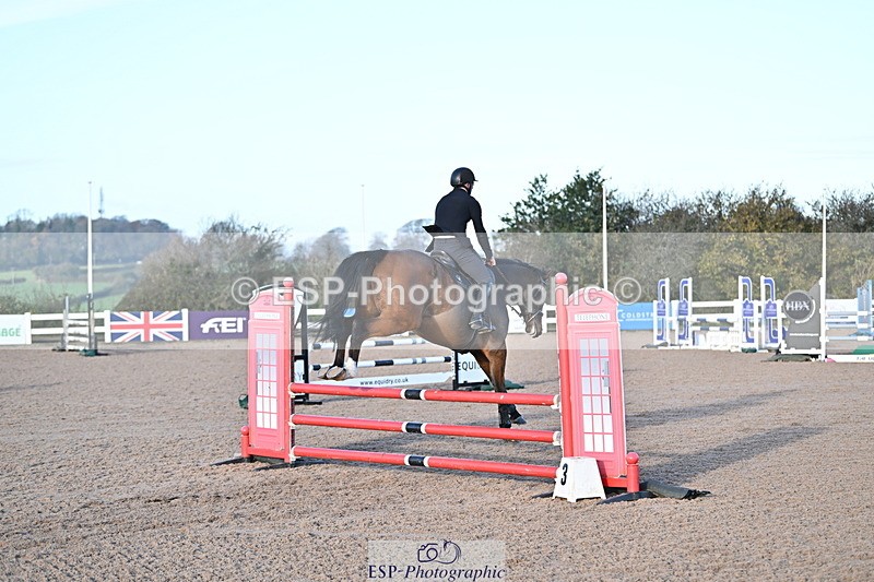 241113A-092356-00005 - Cls 01A&B Brit Nov & 90cm Open