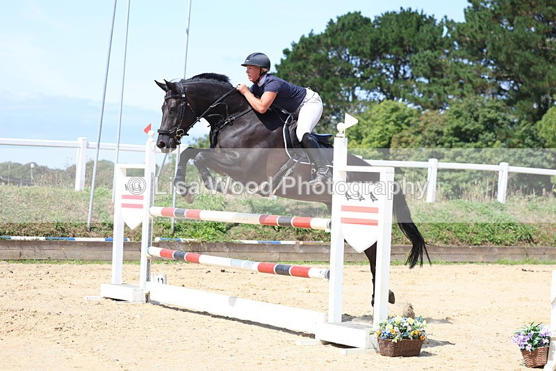 3E7A1700 - Class 8: Senior Newcomers/1.10m open