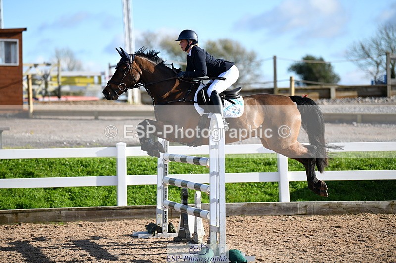 231110A-135131-00685 - Cls 5 Newcomers & 1.10m Open