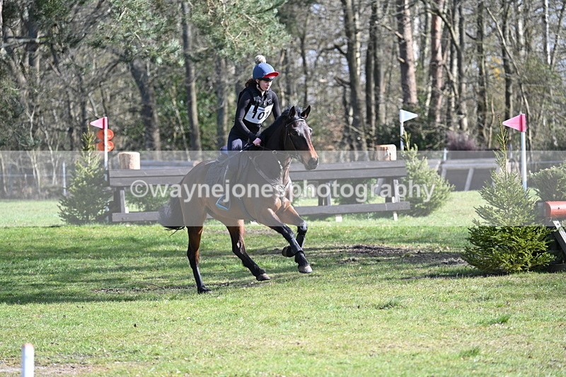 WJ7_9998 - Time 10:13 to 10:38 Times at the Fence