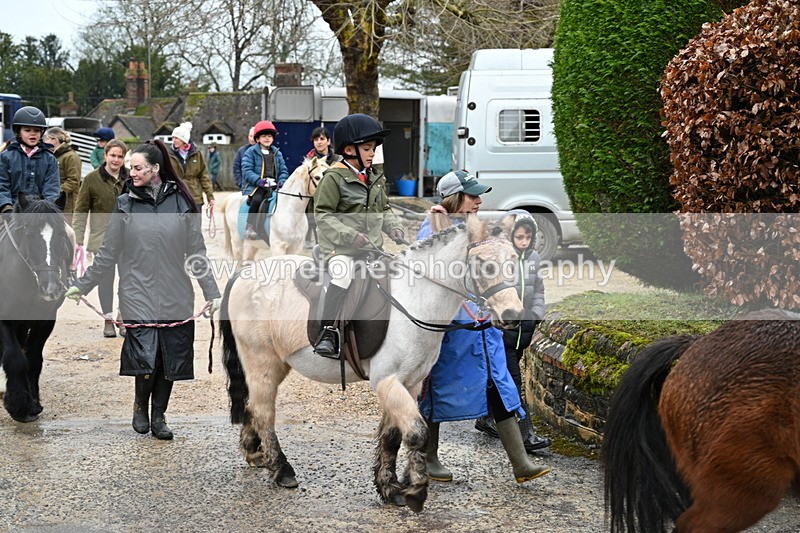 WJ7_9319 - Walk out..