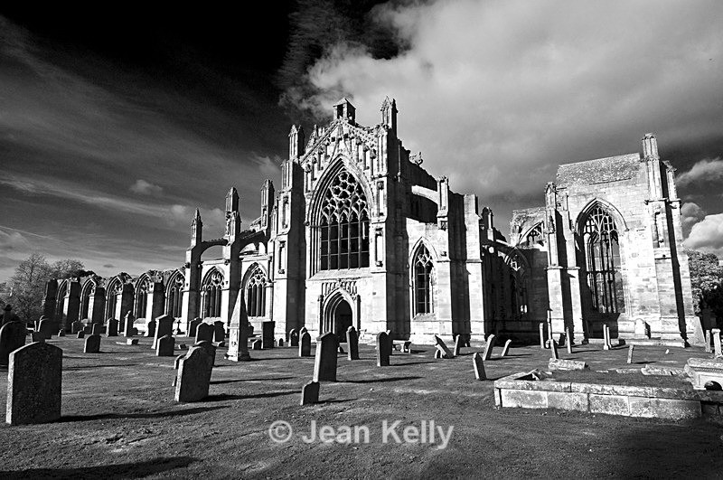 Melrose Abbey - 8755 bw - Black and white