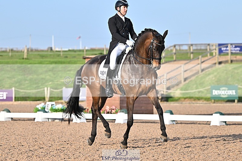 250404-181650-08591 - 159-Darren.Hicks-Tramontana.Tiger.Feet