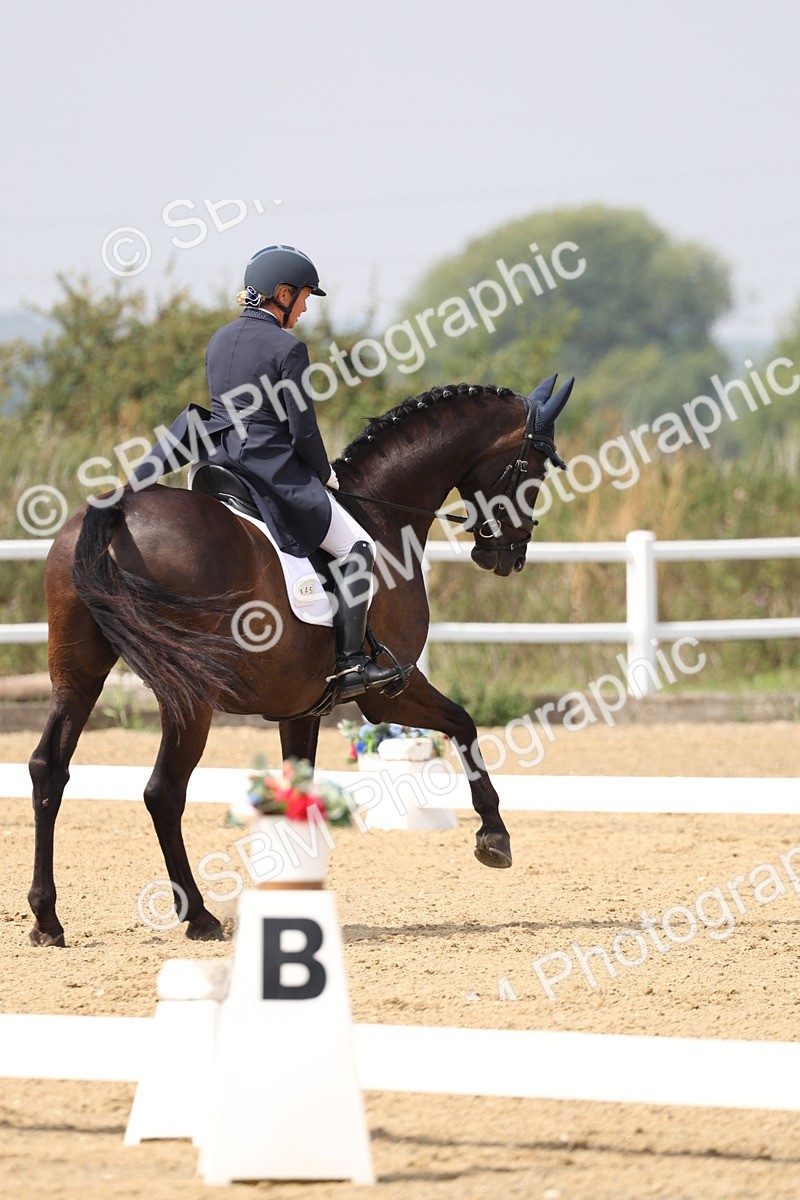 SBM_007317 - Class 9 - FEI INT I - 13.37-14.33